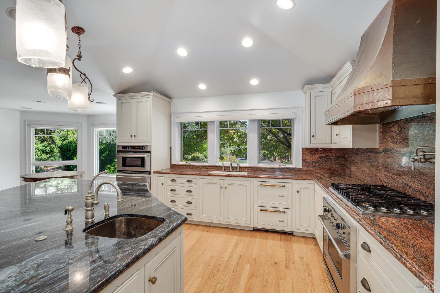 Detail Gallery Image 16 of 49 For 1549 E Napa St, Sonoma,  CA 95476 - 3 Beds | 2 Baths