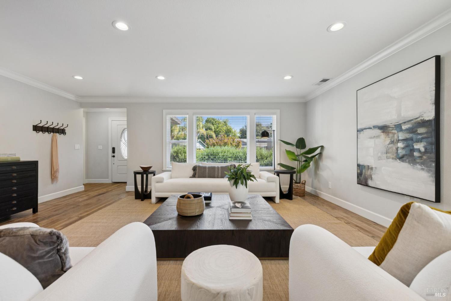 Detail Gallery Image 5 of 22 For 18878 Jami Lee Ln, Sonoma,  CA 95476 - 3 Beds | 2 Baths