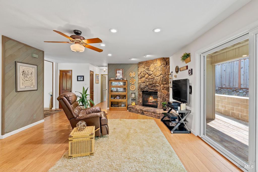 Detail Gallery Image 28 of 74 For 2321 Sunrise Ave, Santa Rosa,  CA 95409 - 3 Beds | 2 Baths