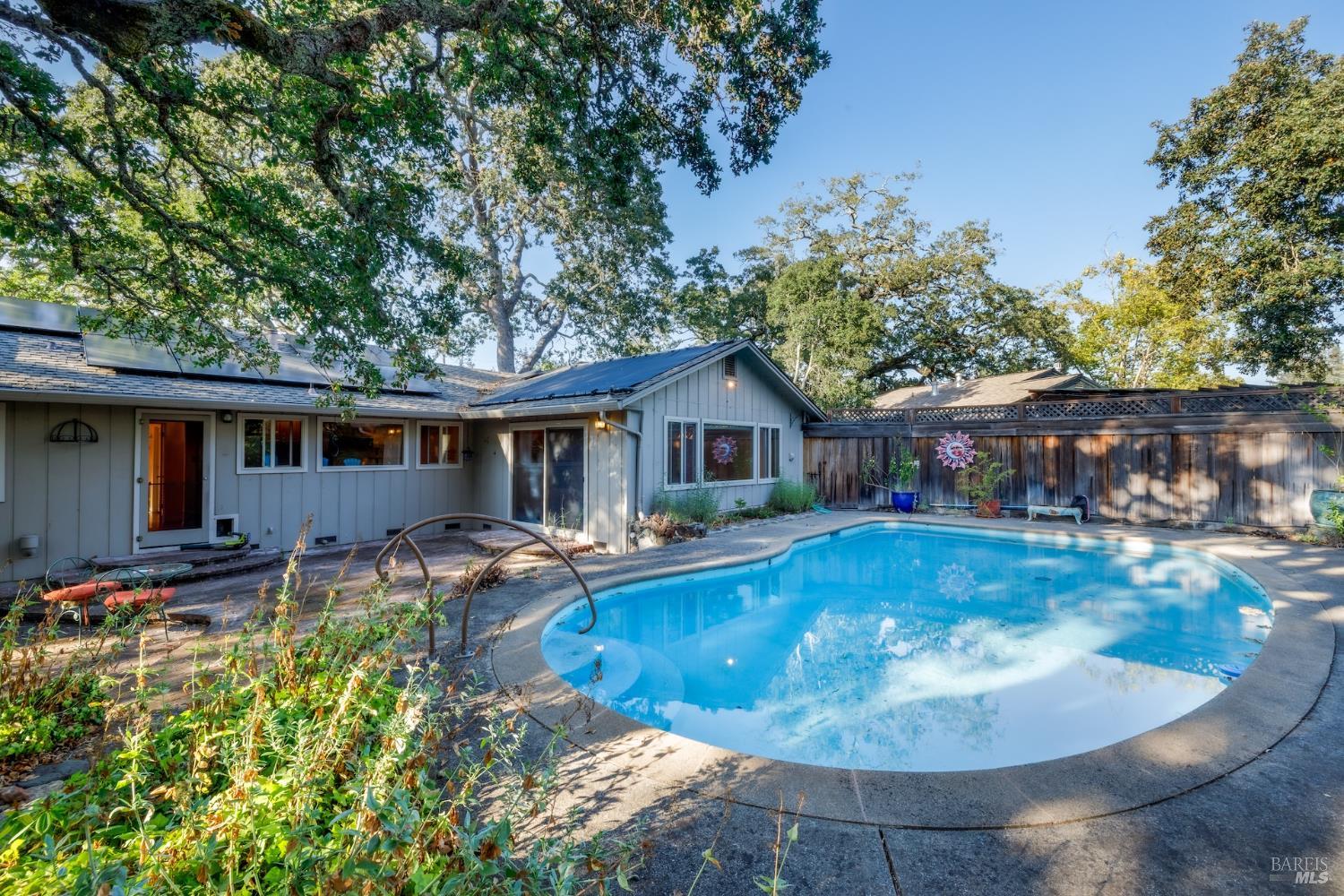 Detail Gallery Image 10 of 30 For 4746 Bridle Trl, Santa Rosa,  CA 95409 - 3 Beds | 2/1 Baths