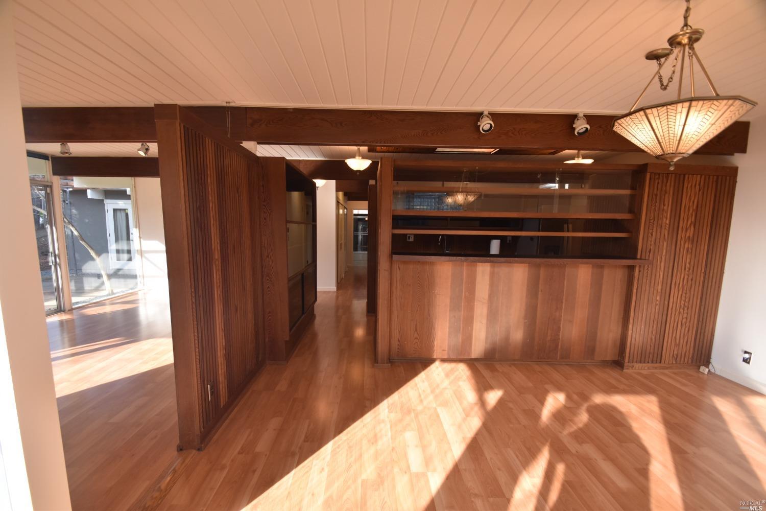 Detail Gallery Image 14 of 46 For 2151 Elderberry Ln, San Rafael,  CA 94903 - 3 Beds | 2 Baths