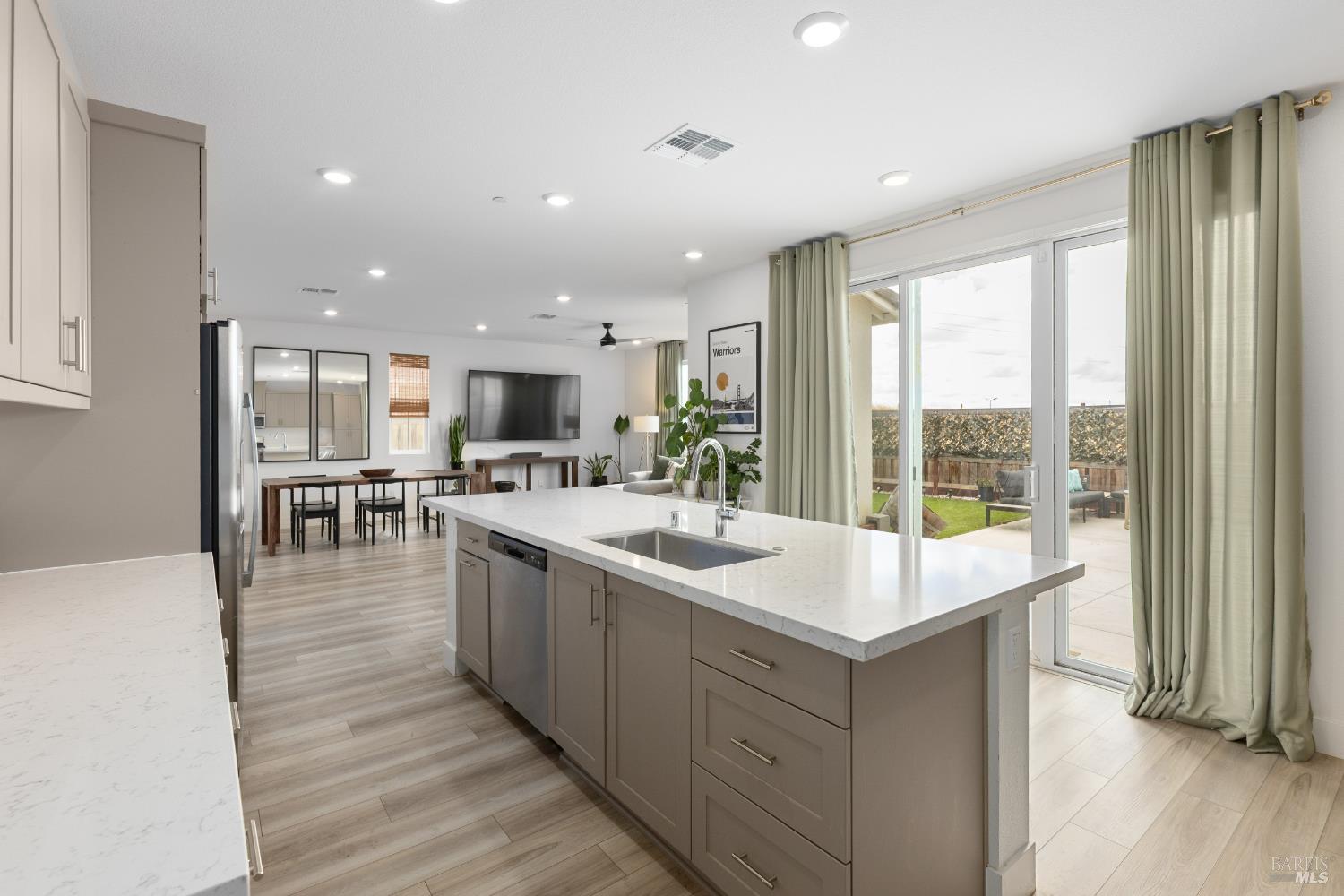 Detail Gallery Image 24 of 56 For 5383 Elan Dr, Fairfield,  CA 94533 - 4 Beds | 3 Baths