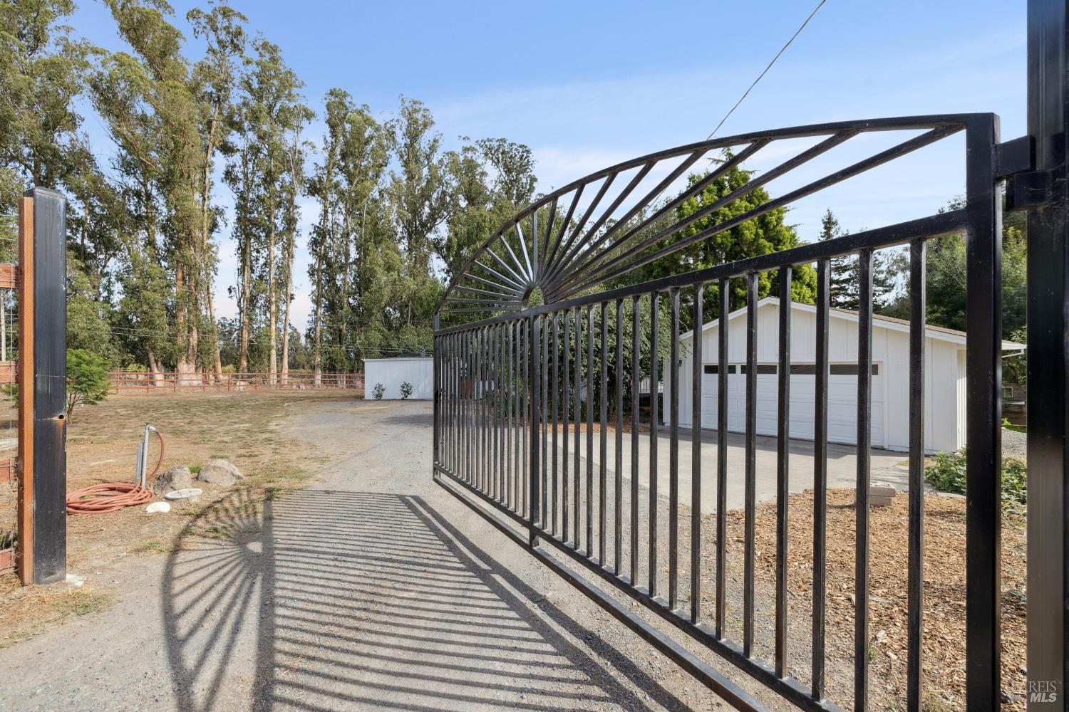 Detail Gallery Image 58 of 62 For 5611 Blank Rd, Sebastopol,  CA 95472 - 3 Beds | 2 Baths