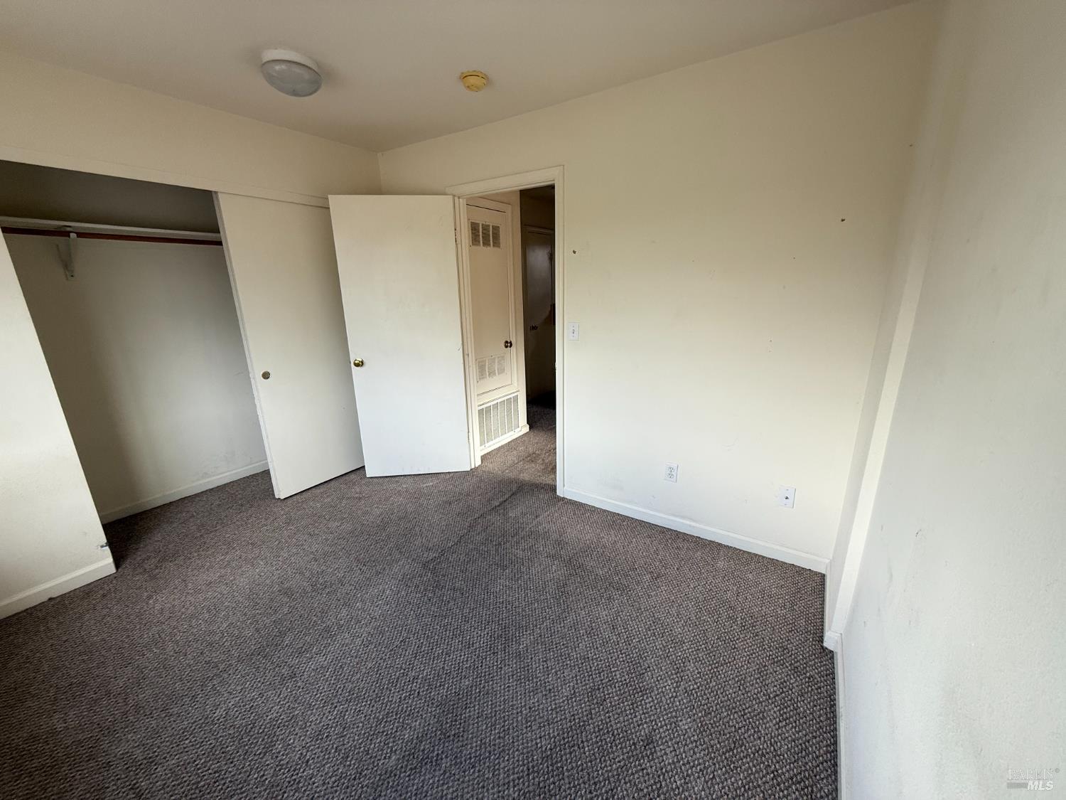 Detail Gallery Image 5 of 10 For 12 Alana Way, Cloverdale,  CA 94925 - 3 Beds | 1/1 Baths