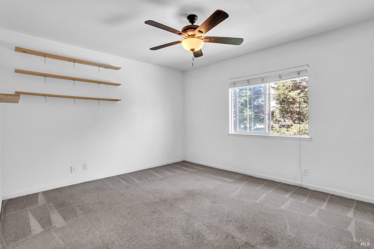 Detail Gallery Image 13 of 44 For 2040 Mariposa Dr, Dixon,  CA 95620 - 4 Beds | 2/1 Baths