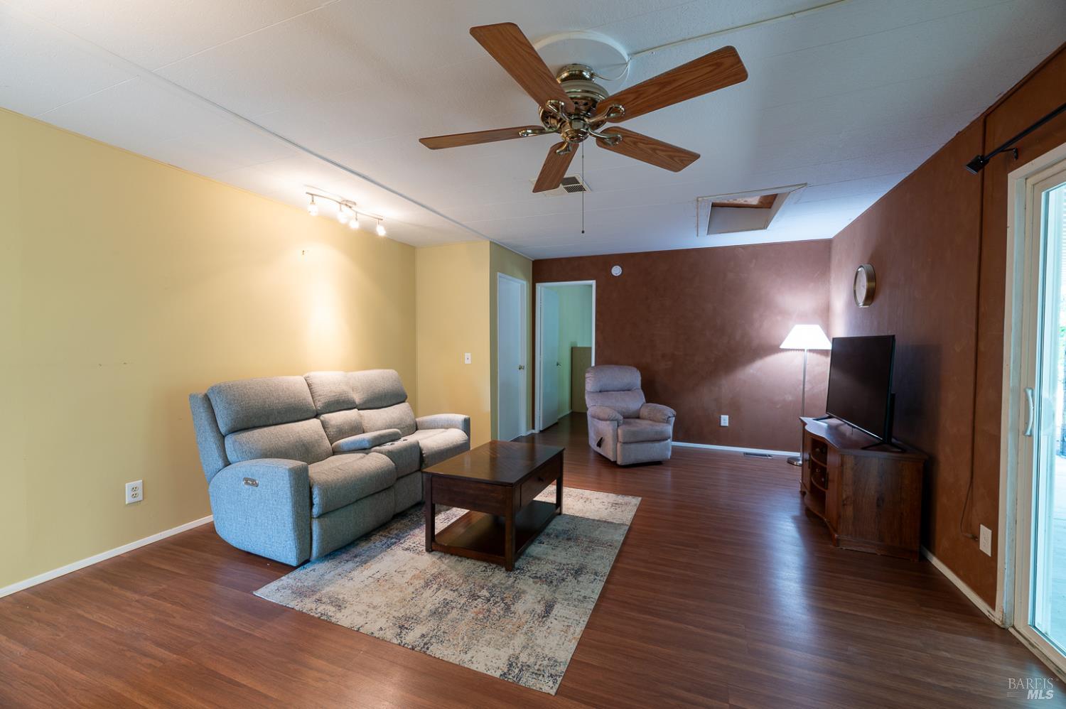 Front Image Thumbnail for BA325081777