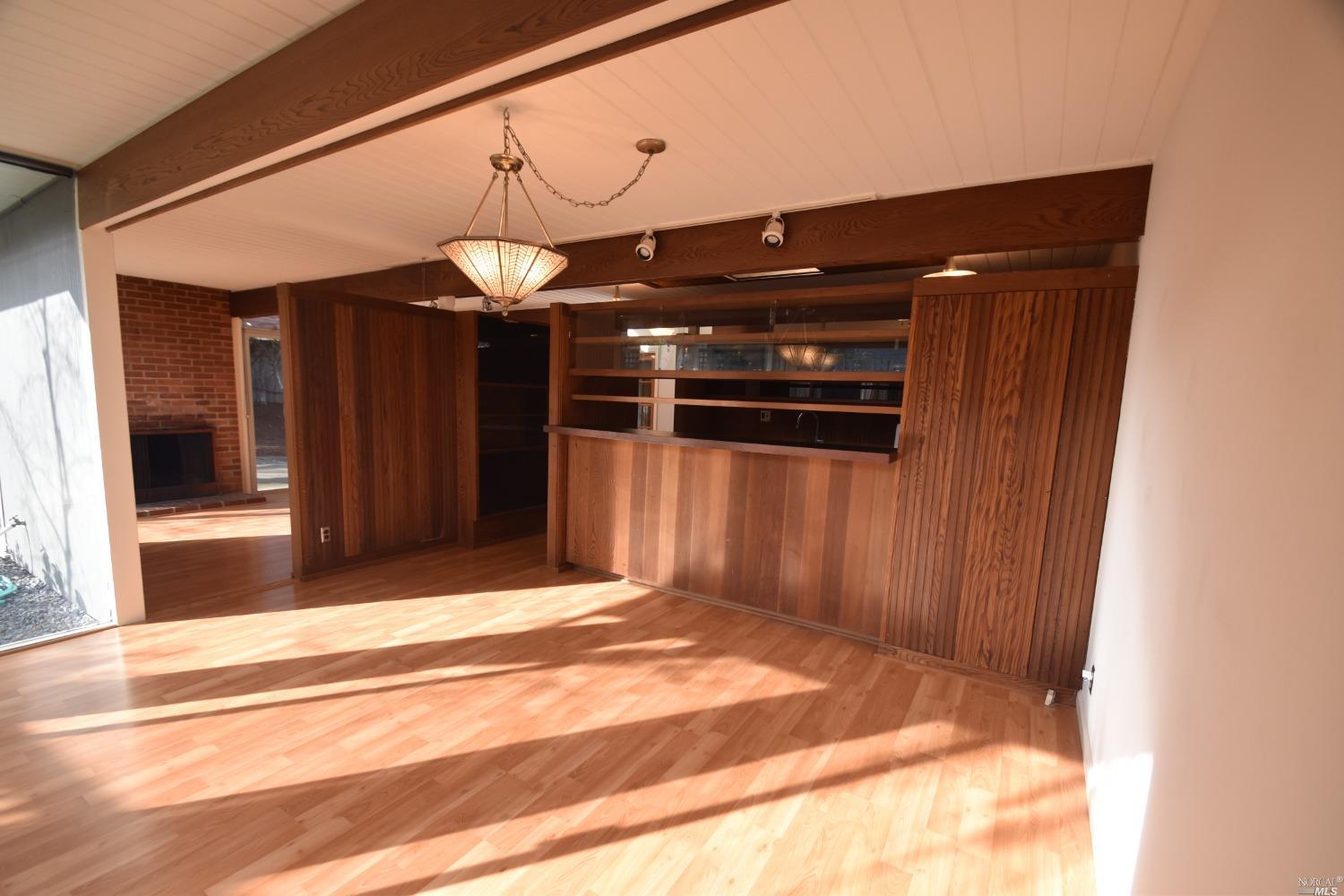 Detail Gallery Image 13 of 46 For 2151 Elderberry Ln, San Rafael,  CA 94903 - 3 Beds | 2 Baths