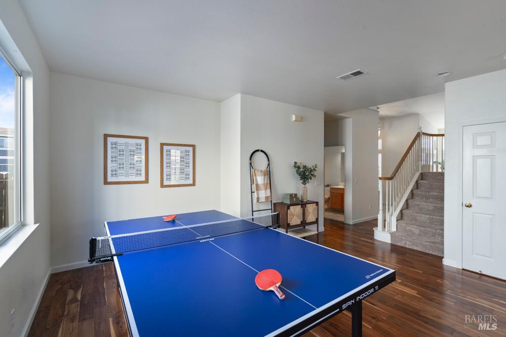 Detail Gallery Image 9 of 39 For 8011 Mammoth Dr, Rohnert Park,  CA 94928 - 3 Beds | 2/1 Baths