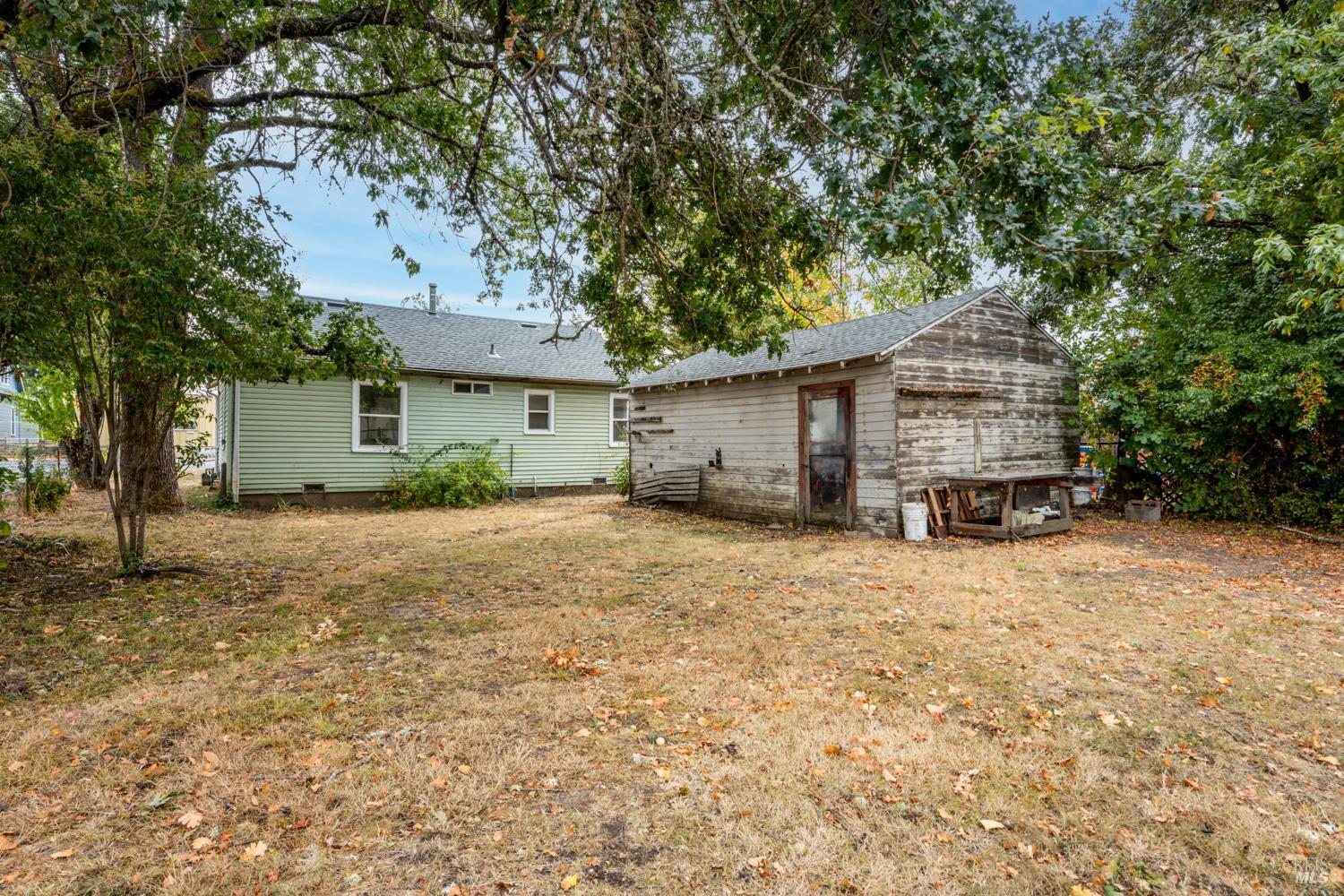 Detail Gallery Image 2 of 14 For 288 E San Francisco Ave, Willits,  CA 95490 - 2 Beds | 1 Baths