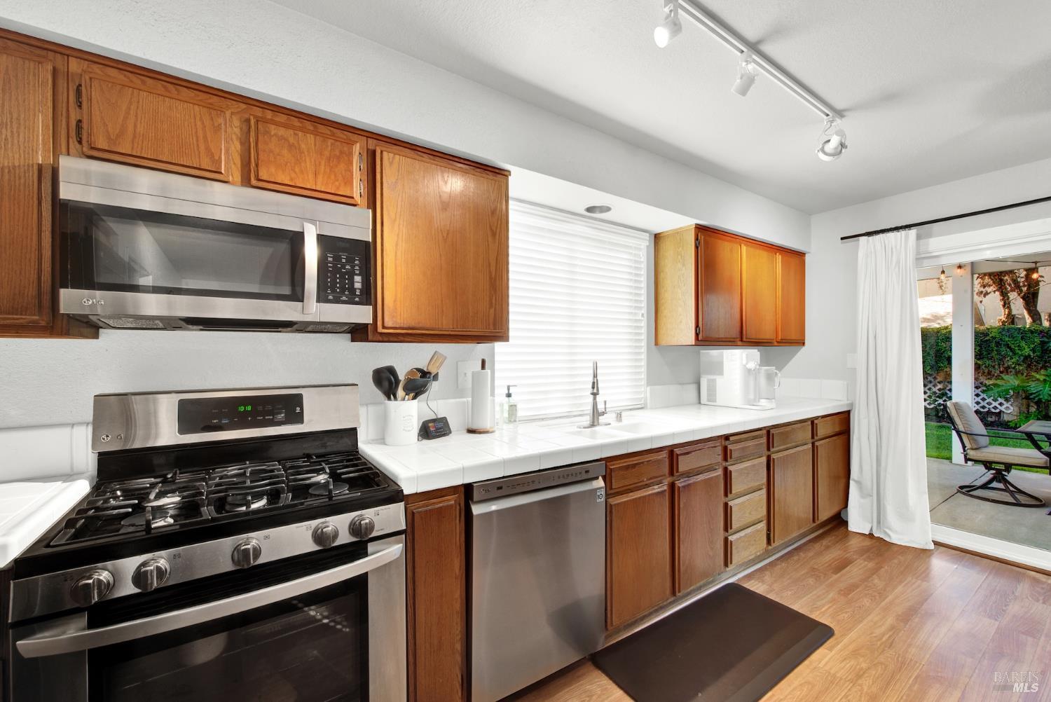 Detail Gallery Image 18 of 39 For 206 Colby Dr, Vacaville,  CA 95687 - 3 Beds | 2/1 Baths
