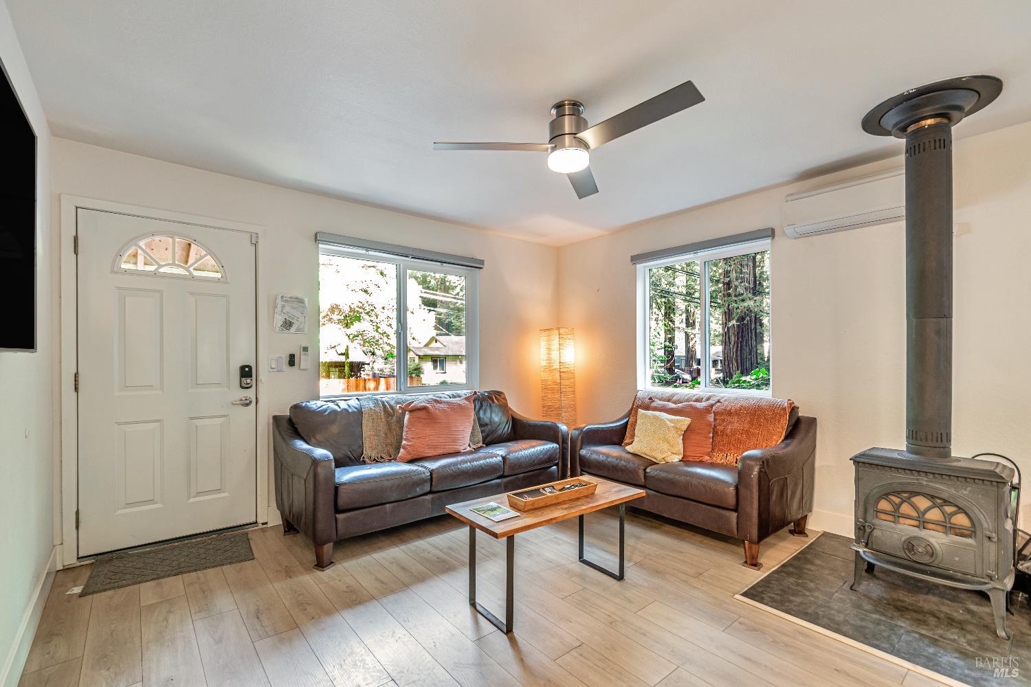 Detail Gallery Image 13 of 40 For 17383 Hwy 116 Unkn, Guerneville,  CA 95446 - 3 Beds | 1 Baths
