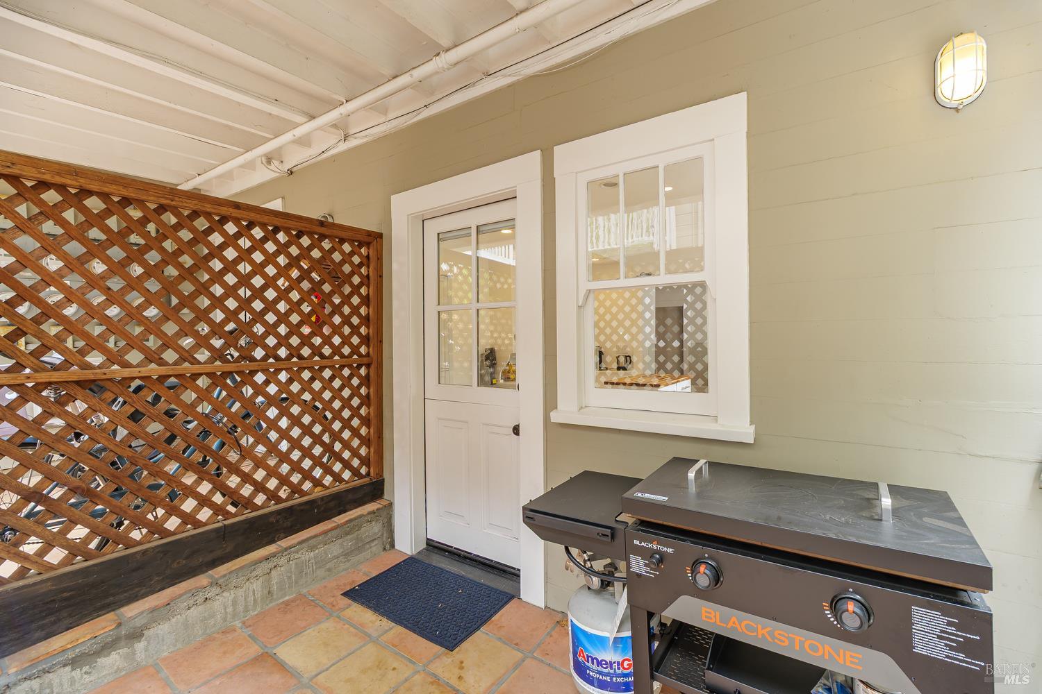 Detail Gallery Image 6 of 38 For 65 Summit Ave, Mill Valley,  CA 94941 - – Beds | – Baths