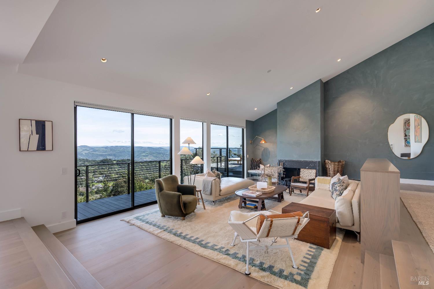 Detail Gallery Image 4 of 45 For 19185 Mesquite Ct, Sonoma,  CA 95476 - 4 Beds | 3/1 Baths