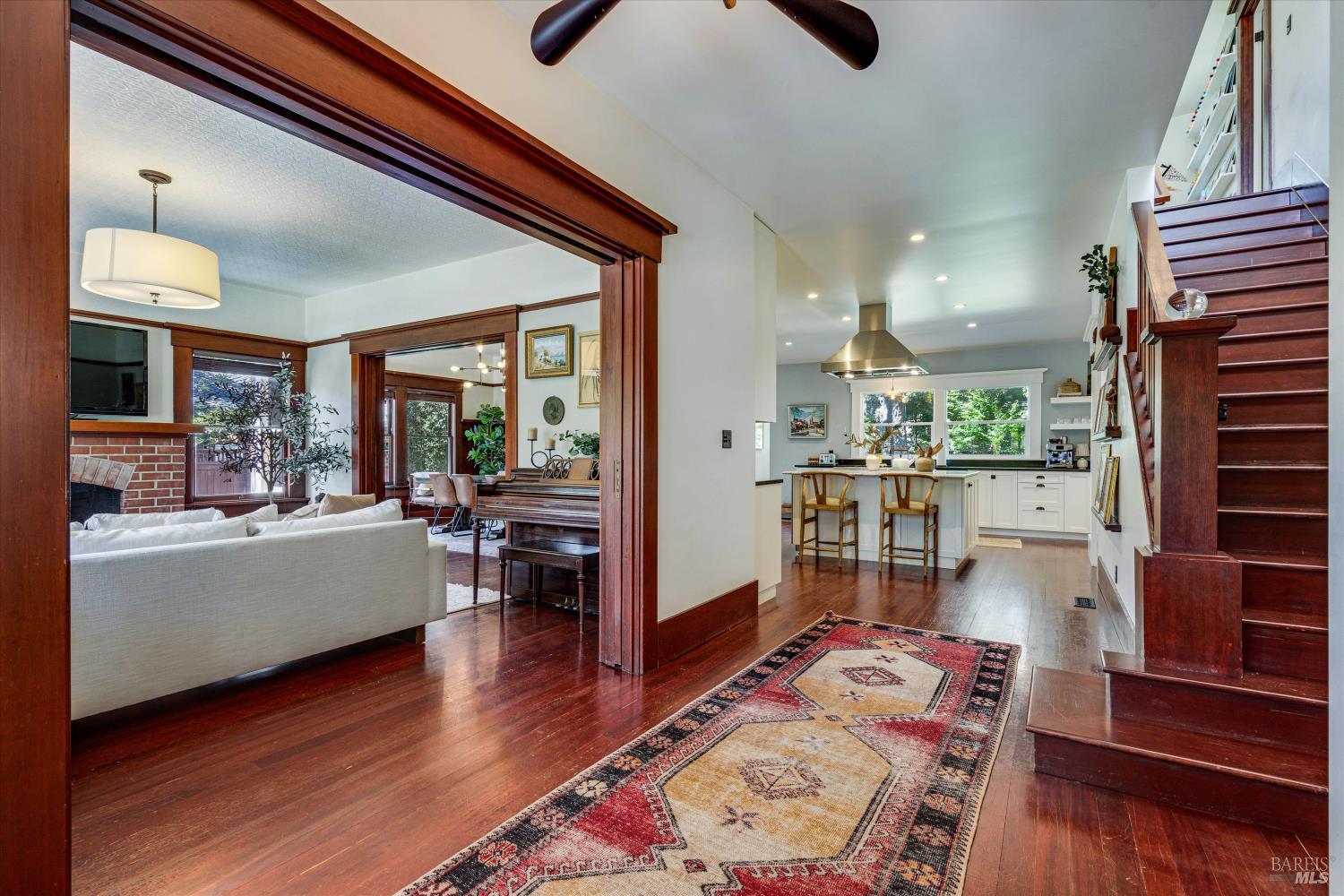 Detail Gallery Image 5 of 43 For 230 E Napa St, Sonoma,  CA 95476 - 3 Beds | 3/1 Baths