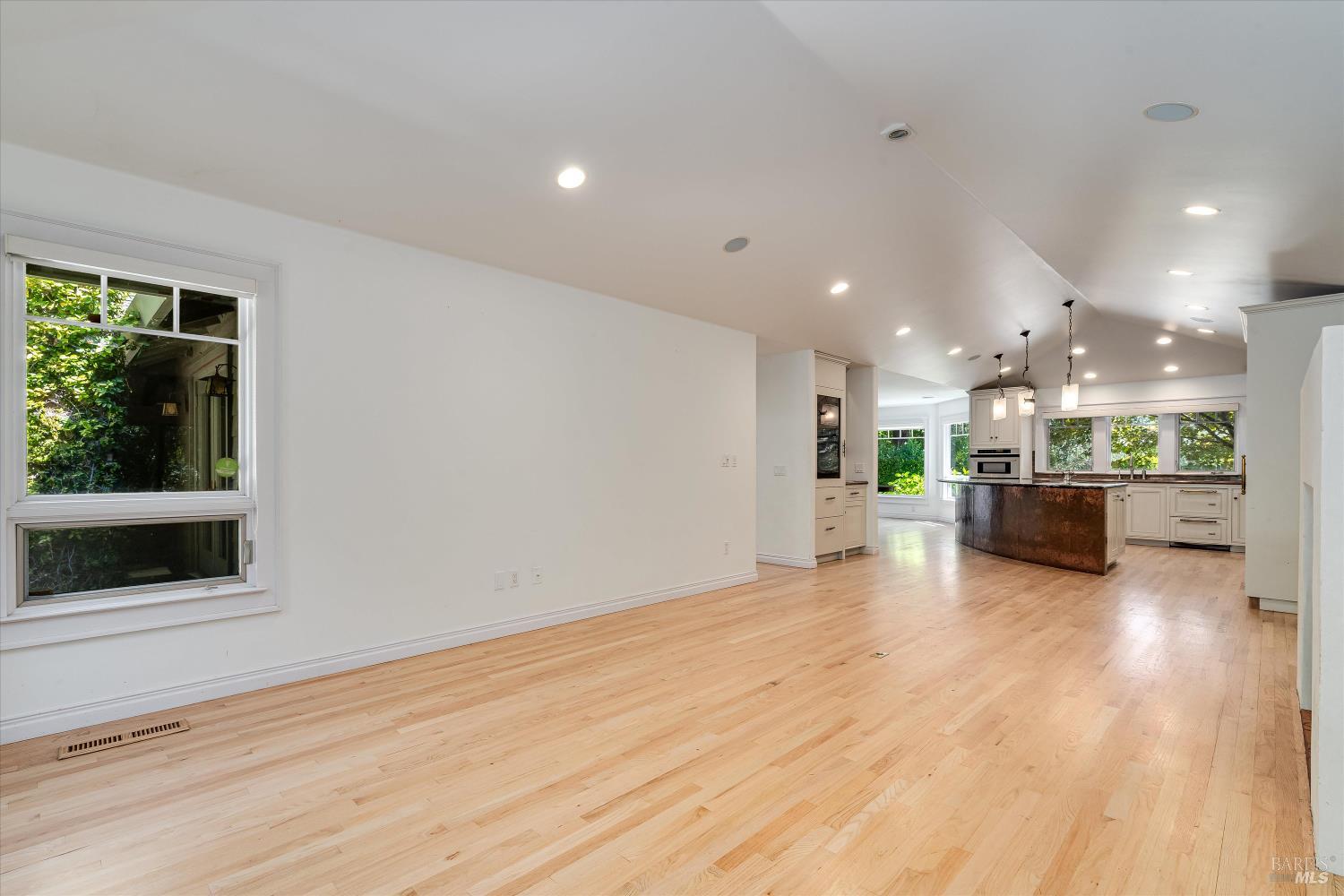 Detail Gallery Image 19 of 49 For 1549 E Napa St, Sonoma,  CA 95476 - 3 Beds | 2 Baths