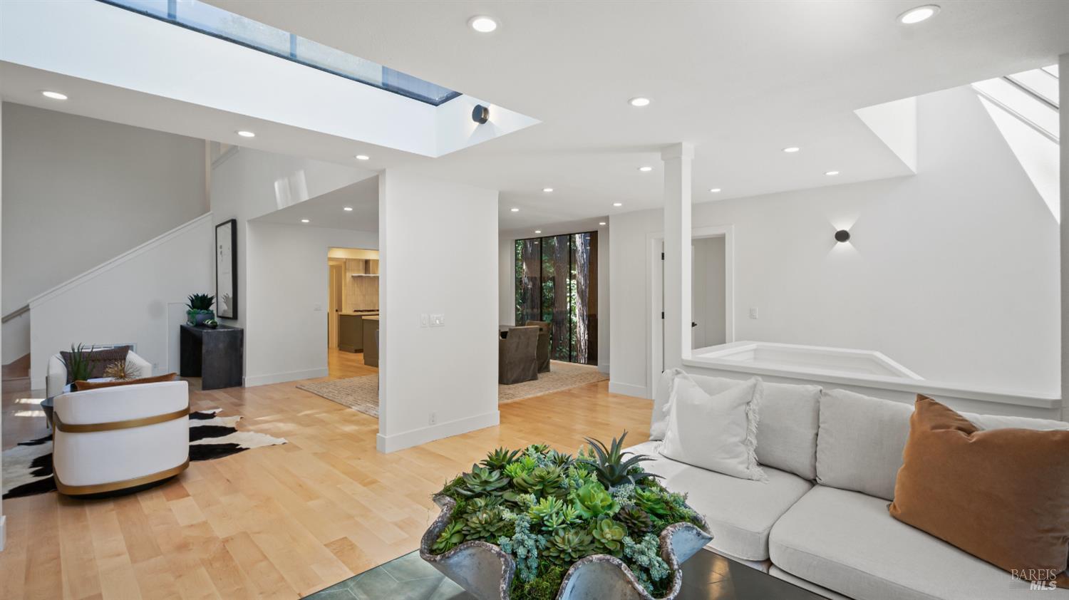 Detail Gallery Image 16 of 52 For 580 Ralston Ave, Mill Valley,  CA 94941 - 4 Beds | 3 Baths