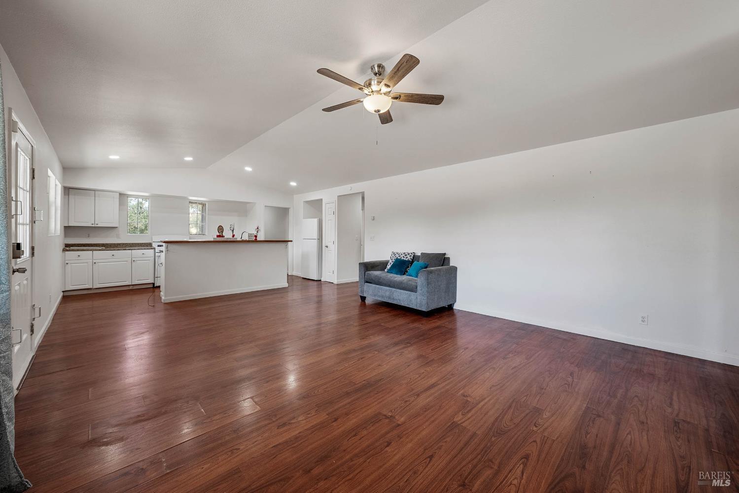 Detail Gallery Image 15 of 42 For 21710 E Highway 20 Hwy, Clearlake Oaks,  CA 95423 - 2 Beds | 1 Baths