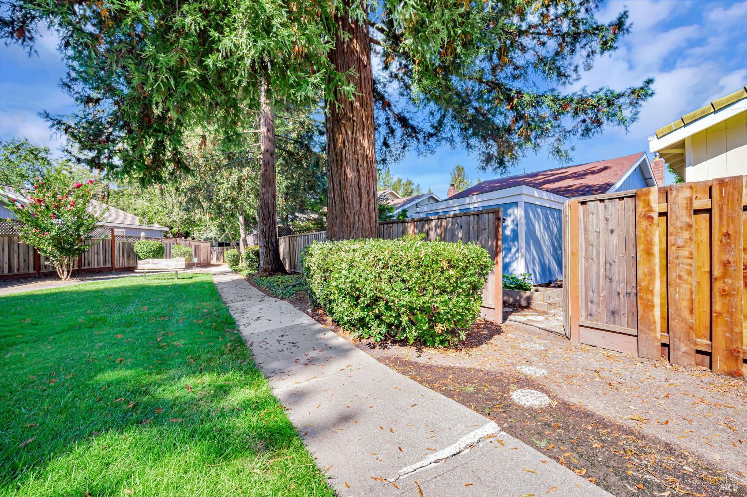 Detail Gallery Image 39 of 44 For 1748 Arroyo Sierra Ave, Santa Rosa,  CA 95405 - 3 Beds | 2 Baths