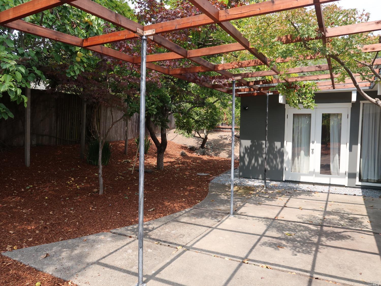 Detail Gallery Image 45 of 46 For 2151 Elderberry Ln, San Rafael,  CA 94903 - 3 Beds | 2 Baths