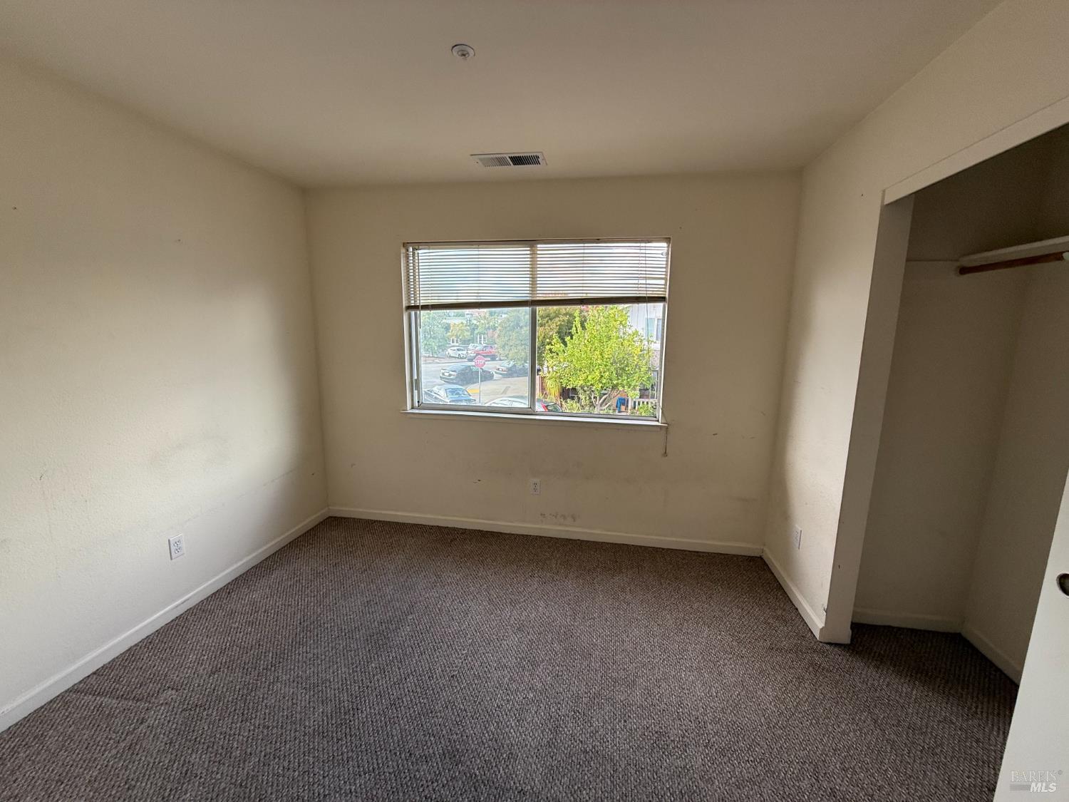 Detail Gallery Image 4 of 10 For 12 Alana Way, Cloverdale,  CA 94925 - 3 Beds | 1/1 Baths
