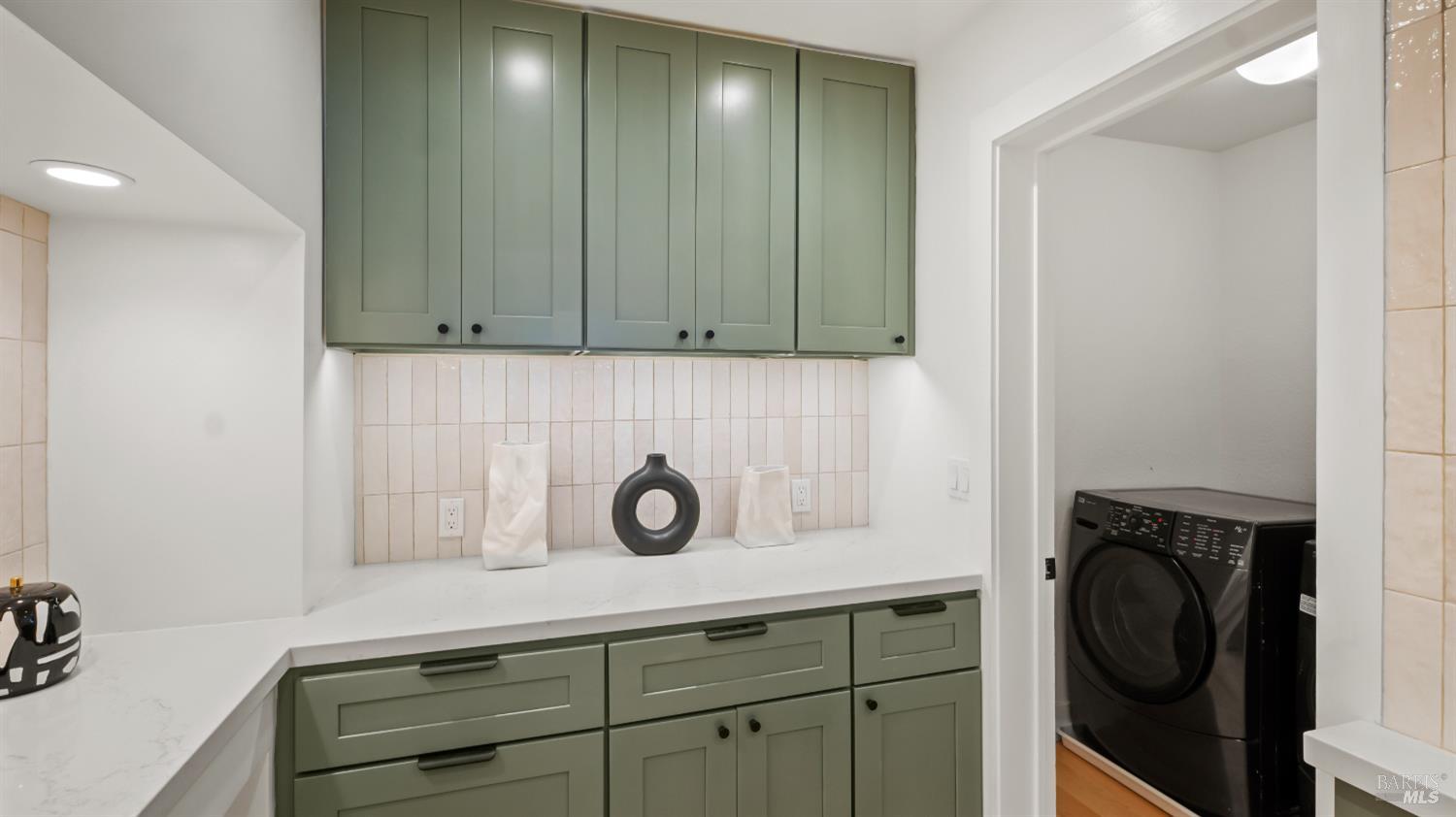 Detail Gallery Image 12 of 52 For 580 Ralston Ave, Mill Valley,  CA 94941 - 4 Beds | 3 Baths