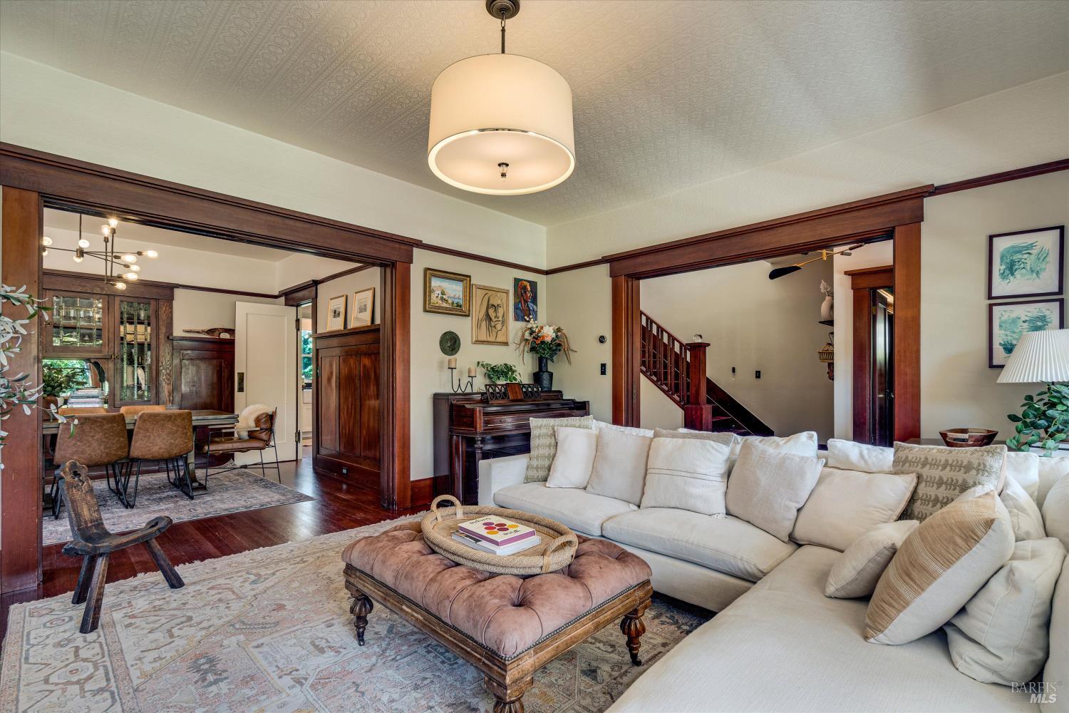 Detail Gallery Image 7 of 43 For 230 E Napa St, Sonoma,  CA 95476 - 3 Beds | 3/1 Baths