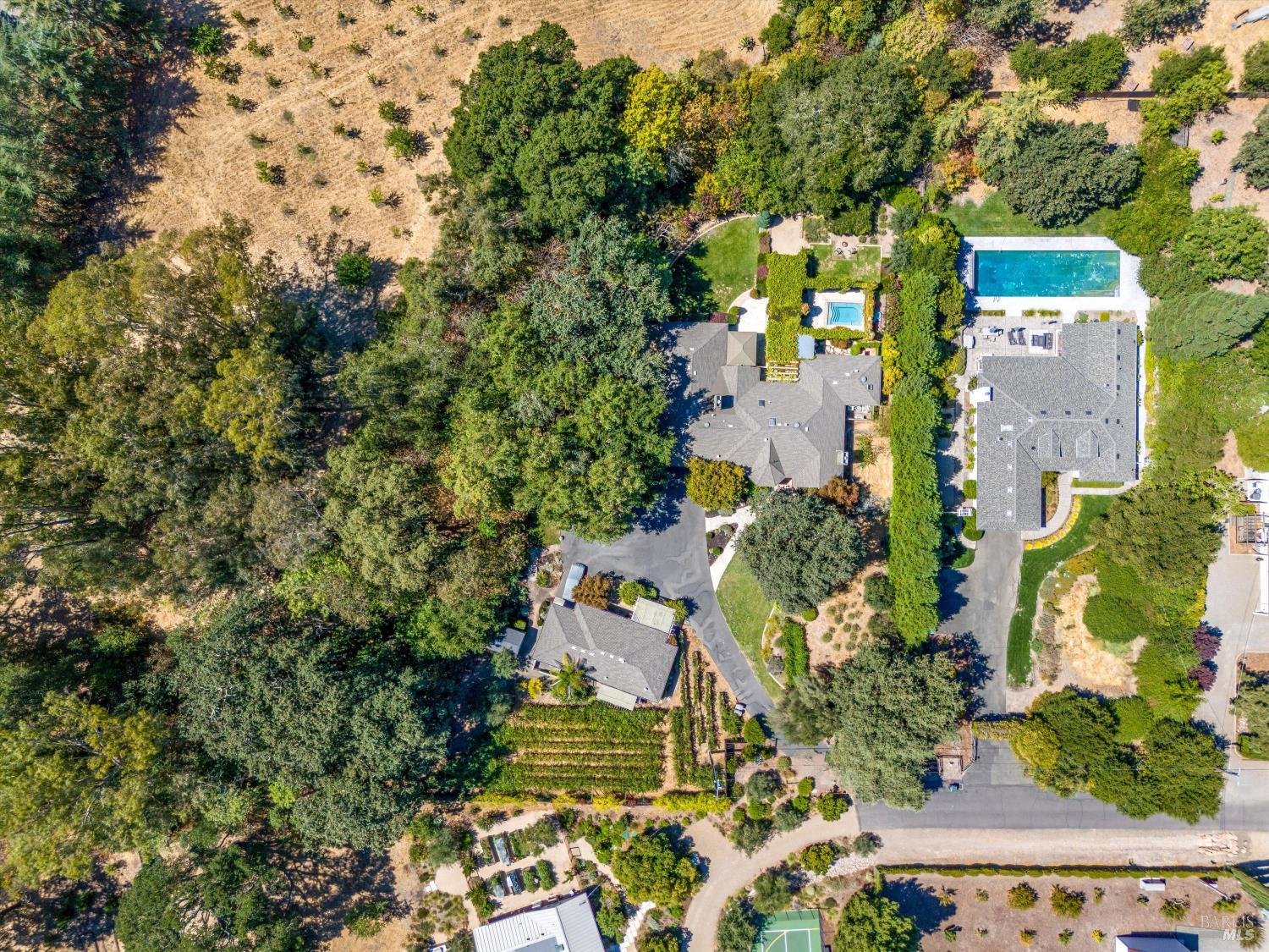 Detail Gallery Image 3 of 49 For 1549 E Napa St, Sonoma,  CA 95476 - 3 Beds | 2 Baths