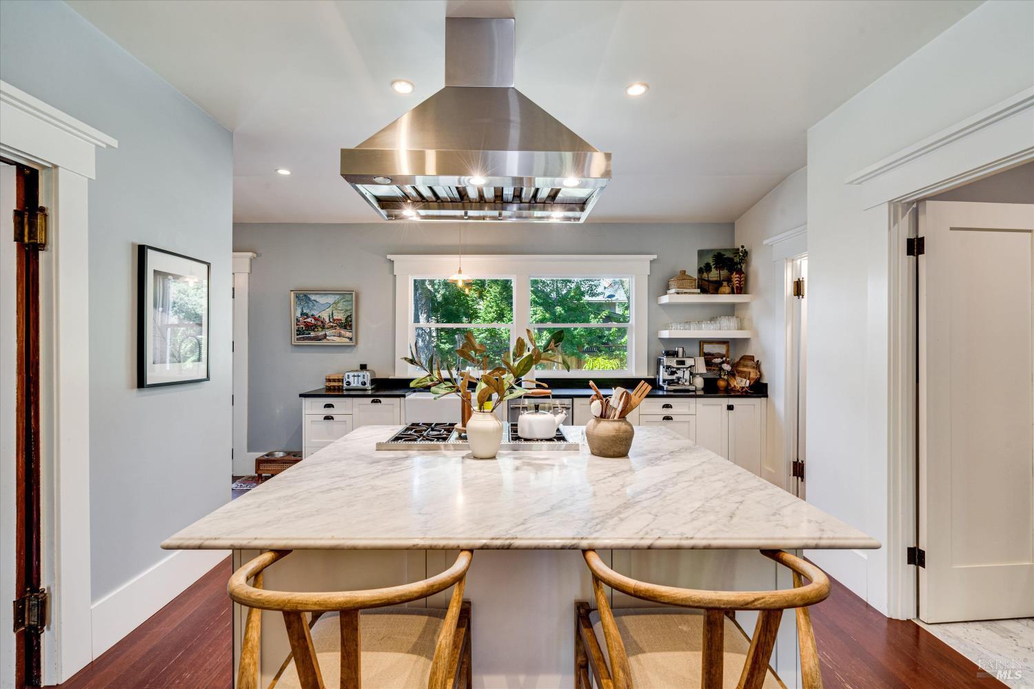 Detail Gallery Image 11 of 43 For 230 E Napa St, Sonoma,  CA 95476 - 3 Beds | 3/1 Baths