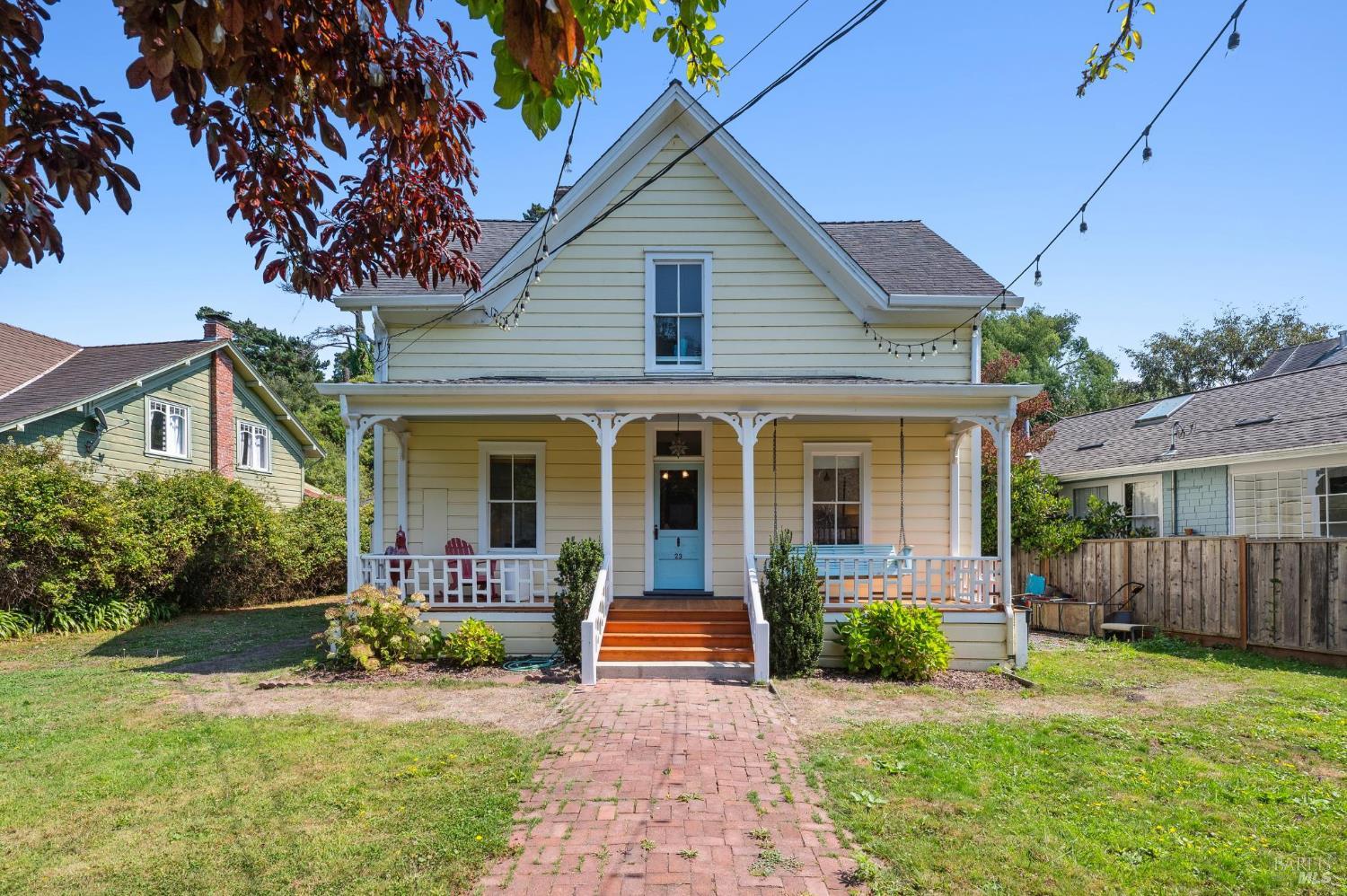 Detail Gallery Image 3 of 68 For 23 Brighton Ave, Bolinas,  CA 94924 - 9 Beds | 2/1 Baths