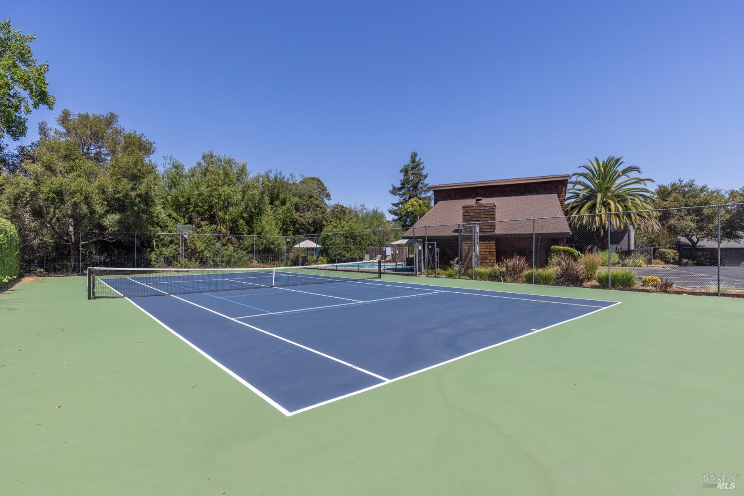 Detail Gallery Image 33 of 34 For 1 Freedom Ln, Petaluma,  CA 94952 - 2 Beds | 2/1 Baths