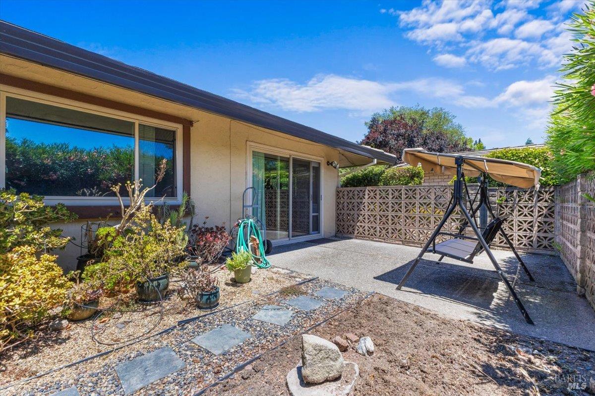 Detail Gallery Image 25 of 33 For 442 Las Casitas Ct a,  Santa Rosa,  CA 95403 - 2 Beds | 2 Baths