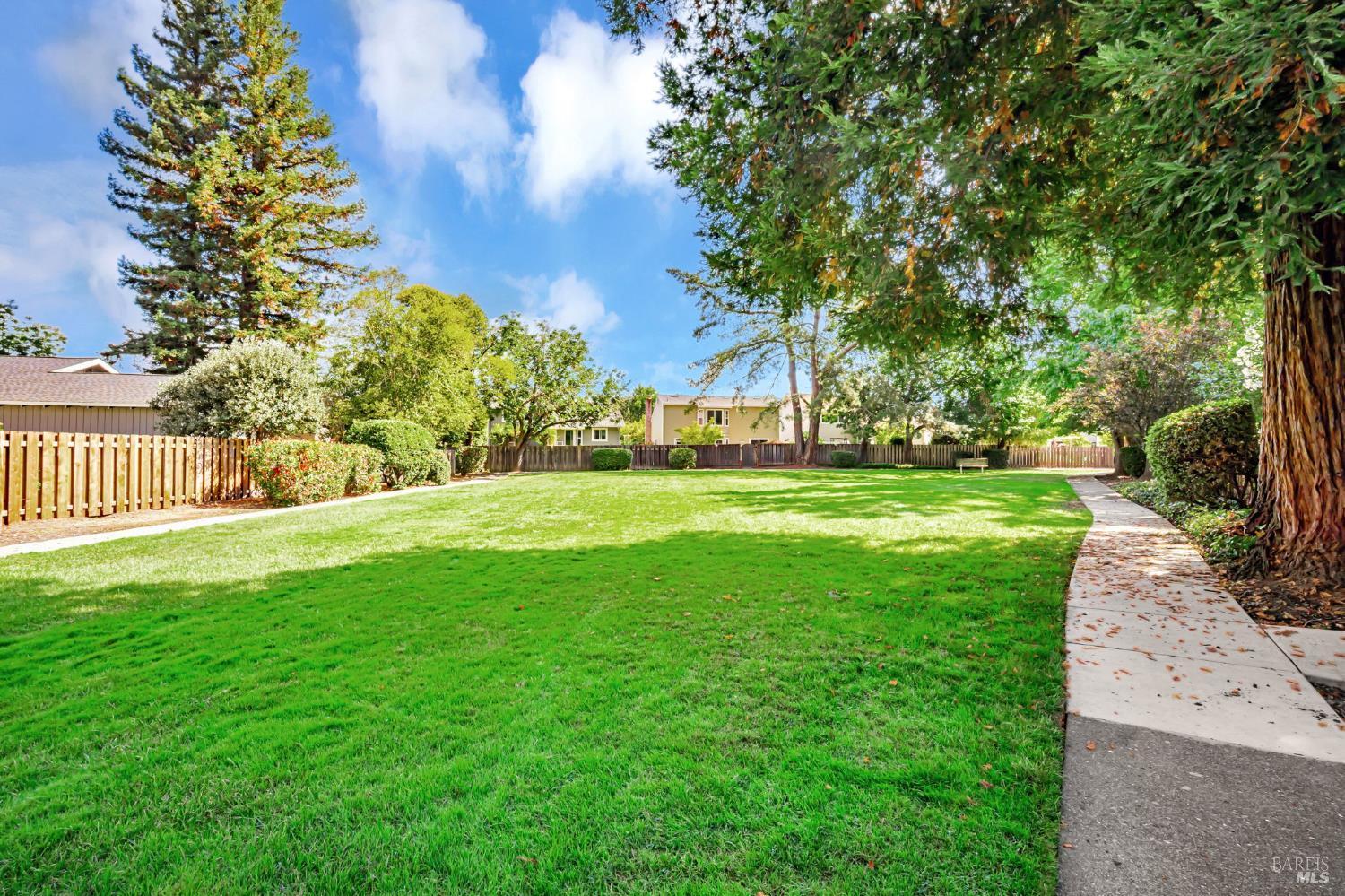 Detail Gallery Image 41 of 44 For 1748 Arroyo Sierra Ave, Santa Rosa,  CA 95405 - 3 Beds | 2 Baths