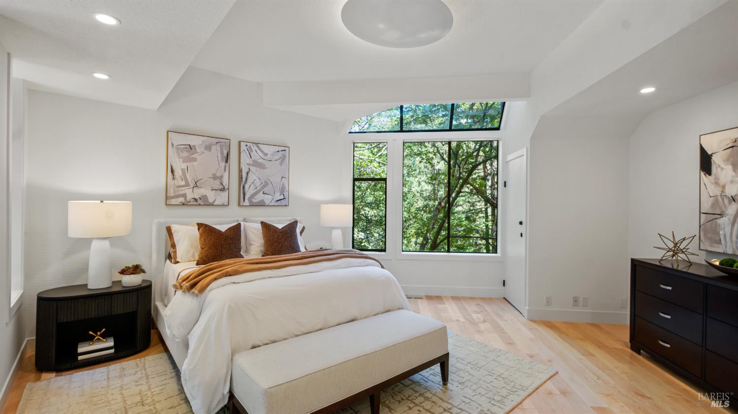 Detail Gallery Image 32 of 52 For 580 Ralston Ave, Mill Valley,  CA 94941 - 4 Beds | 3 Baths