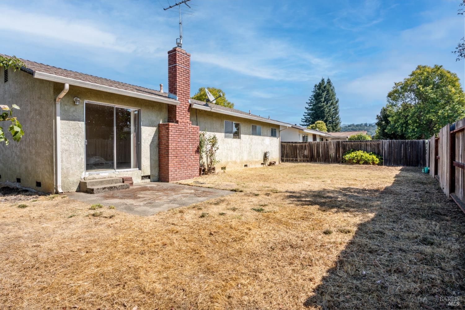 Detail Gallery Image 16 of 19 For 835 Yaqui Dr, Ukiah,  CA 95482 - 3 Beds | 2 Baths