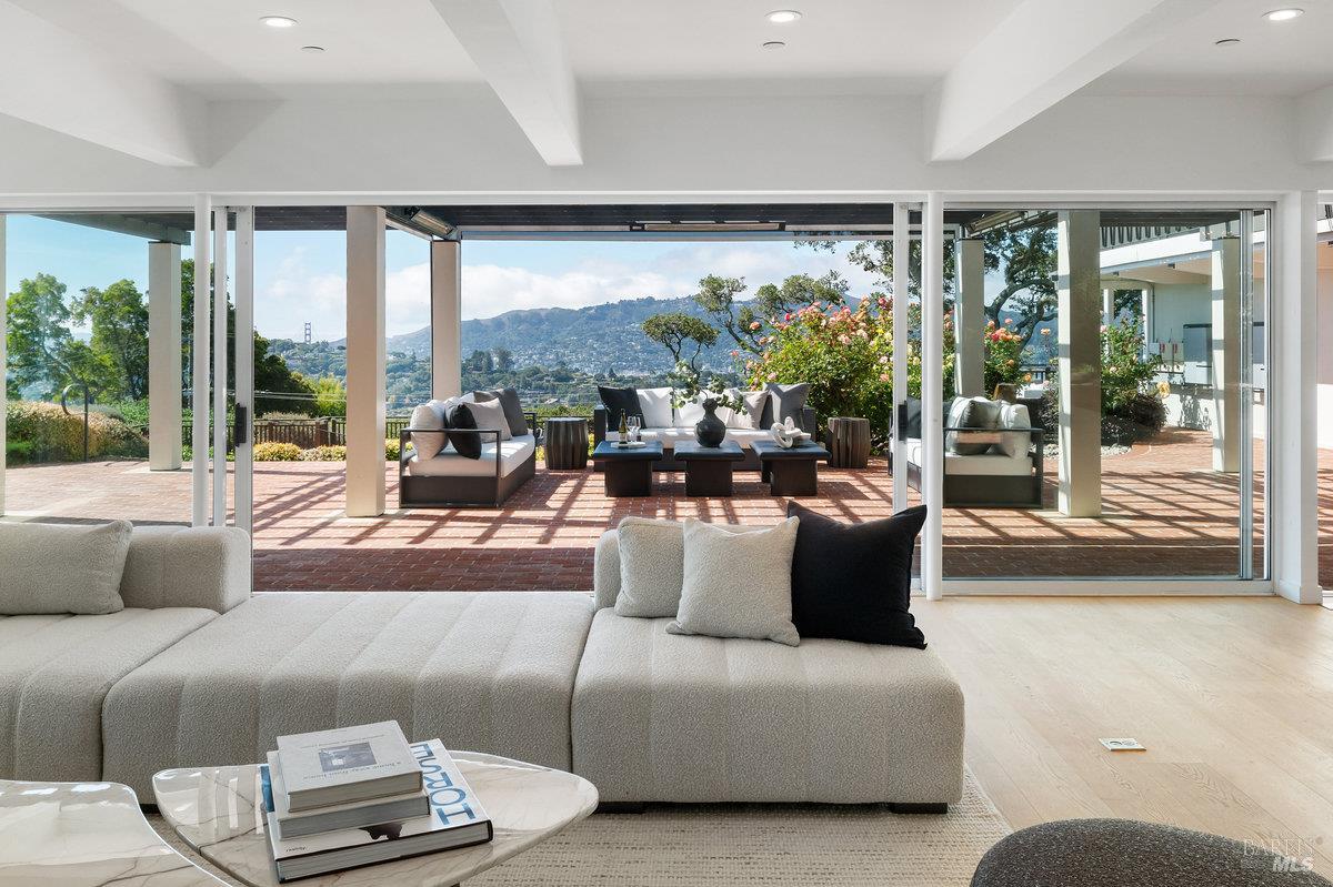 Detail Gallery Image 3 of 72 For 1 Tara View Rd, Belvedere Tiburon,  CA 94920 - 8 Beds | 4/1 Baths