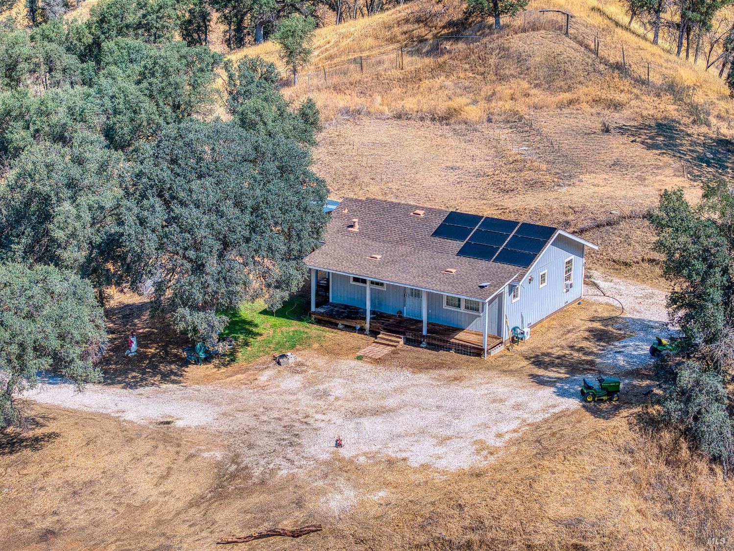 Detail Gallery Image 3 of 42 For 21710 E Highway 20 Hwy, Clearlake Oaks,  CA 95423 - 2 Beds | 1 Baths