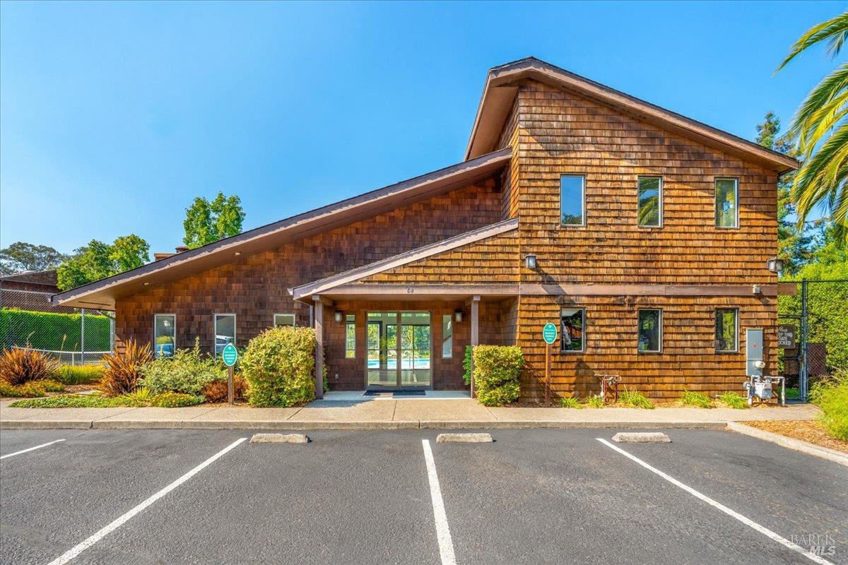 Detail Gallery Image 32 of 34 For 1 Freedom Ln, Petaluma,  CA 94952 - 2 Beds | 2/1 Baths