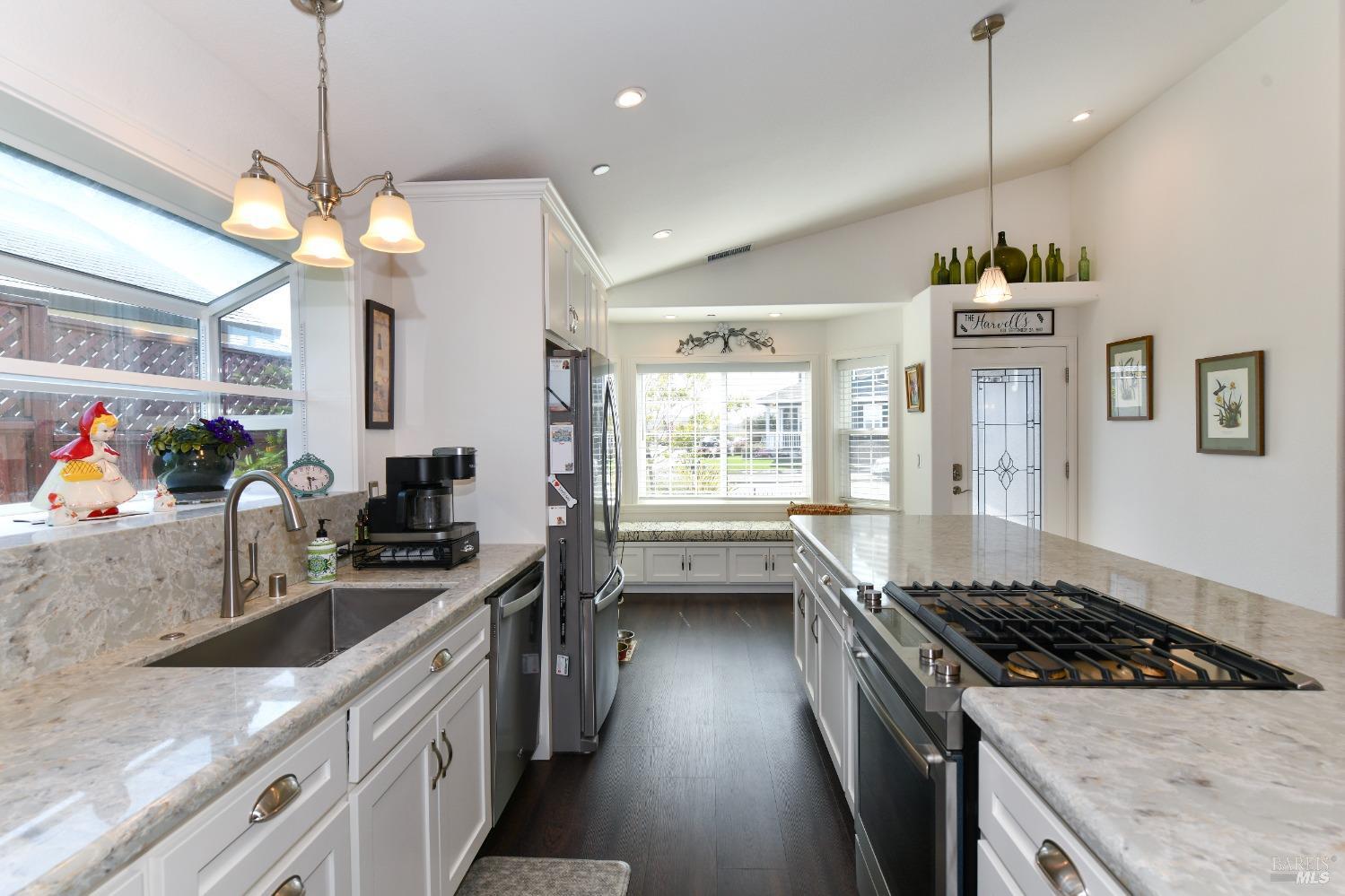 Detail Gallery Image 15 of 44 For 3748 Mocha Ln, Santa Rosa,  CA 95403 - 2 Beds | 2 Baths