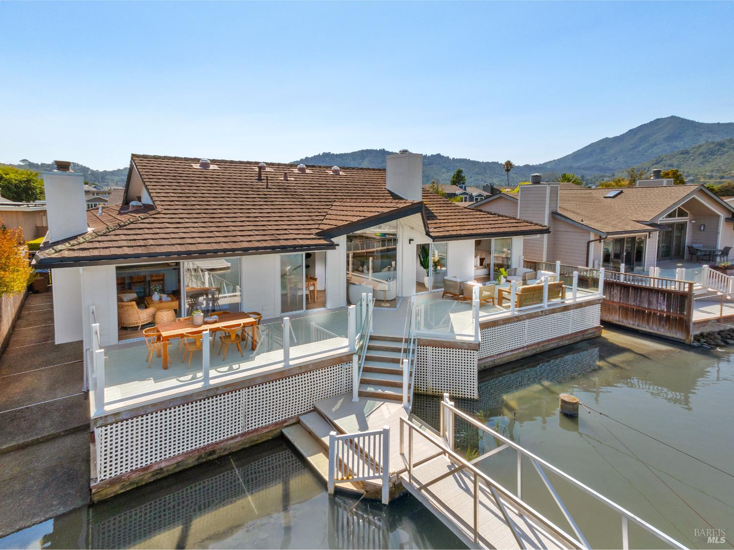 Detail Gallery Image 33 of 47 For 254 Riviera Cir, Larkspur,  CA 94939 - 3 Beds | 2/1 Baths