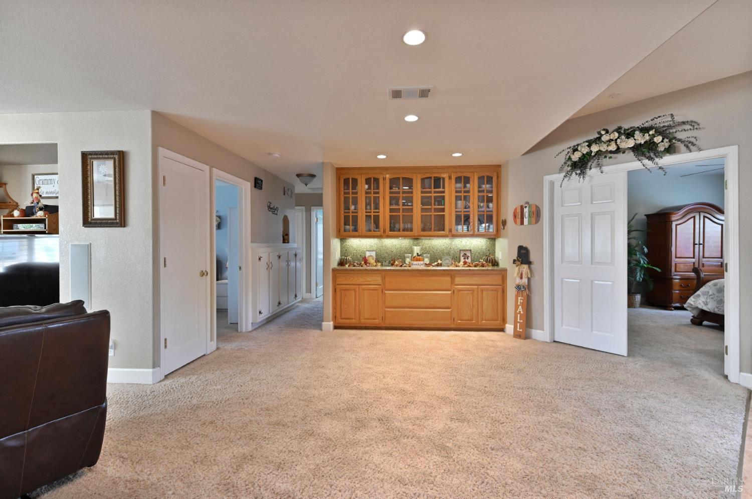 Detail Gallery Image 13 of 32 For 818 Thereza Way, Rio Vista,  CA 94571 - 4 Beds | 2/1 Baths