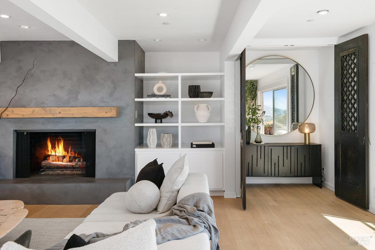 Detail Gallery Image 7 of 72 For 1 Tara View Rd, Belvedere Tiburon,  CA 94920 - 8 Beds | 4/1 Baths