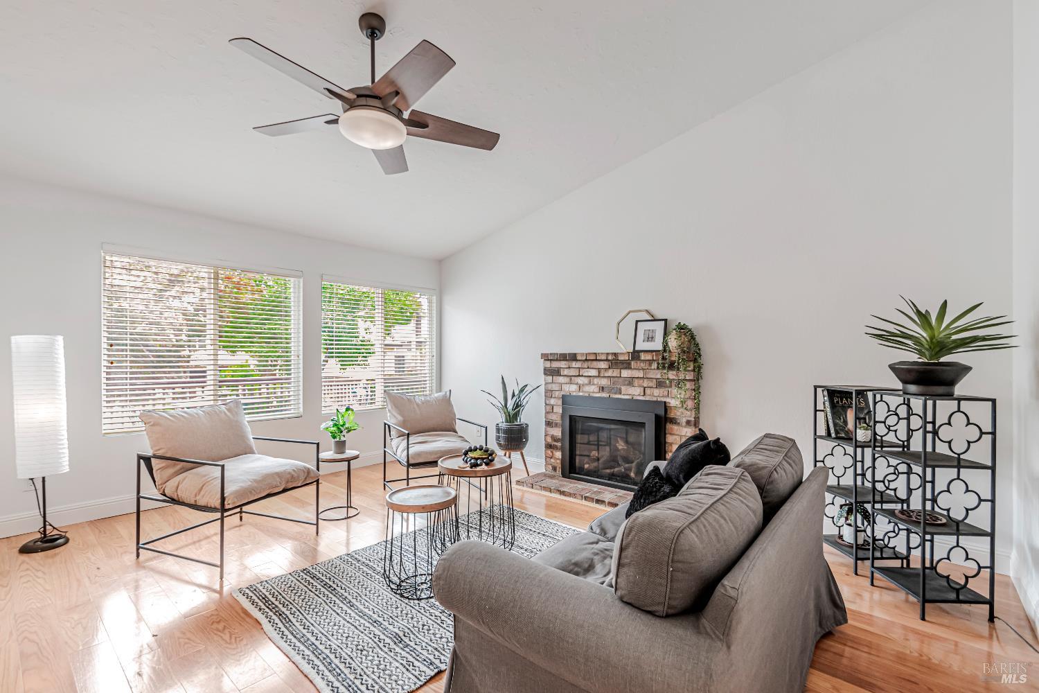 Detail Gallery Image 7 of 44 For 1748 Arroyo Sierra Ave, Santa Rosa,  CA 95405 - 3 Beds | 2 Baths