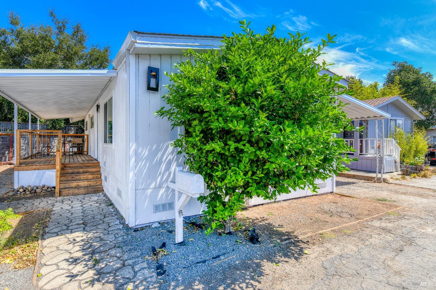 Detail Gallery Image 2 of 24 For 541 Mason St 8, Healdsburg,  CA 95448 - 2 Beds | 2 Baths
