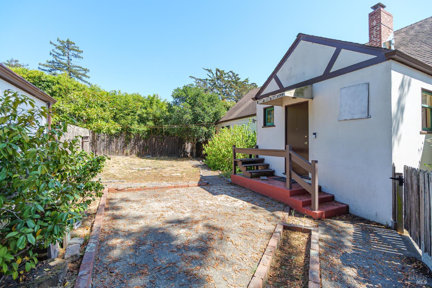 Detail Gallery Image 29 of 35 For 20 Shell Rd, Mill Valley,  CA 94941 - 3 Beds | 1/1 Baths