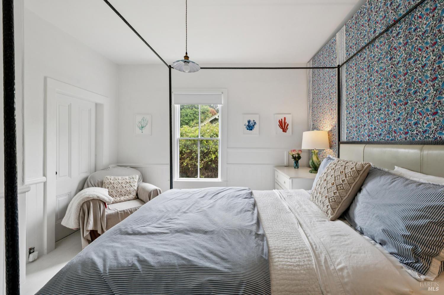 Detail Gallery Image 32 of 68 For 23 Brighton Ave, Bolinas,  CA 94924 - 9 Beds | 2/1 Baths