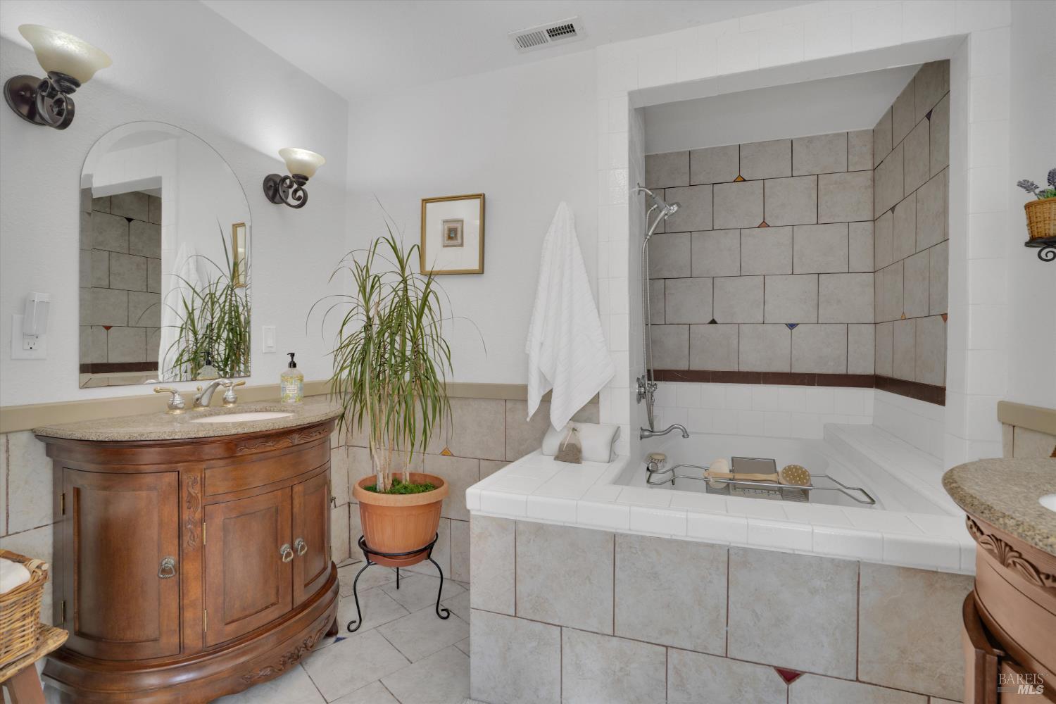 Detail Gallery Image 20 of 46 For 636 Meadows Ct, Fairfield,  CA 94534 - 4 Beds | 3 Baths