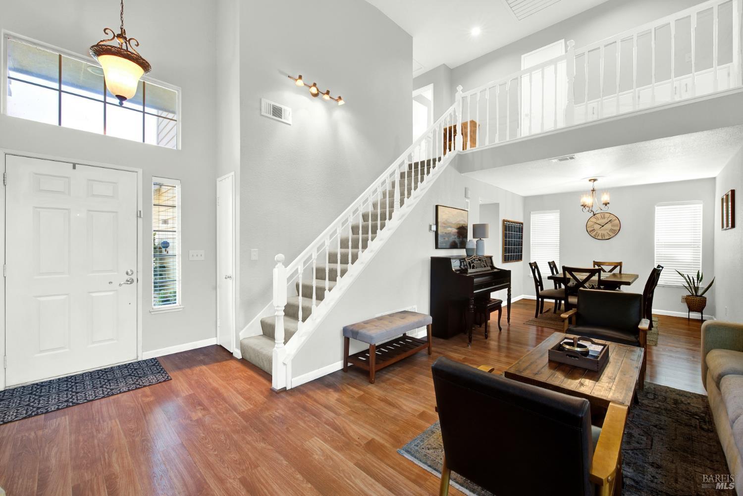 Detail Gallery Image 6 of 39 For 206 Colby Dr, Vacaville,  CA 95687 - 3 Beds | 2/1 Baths