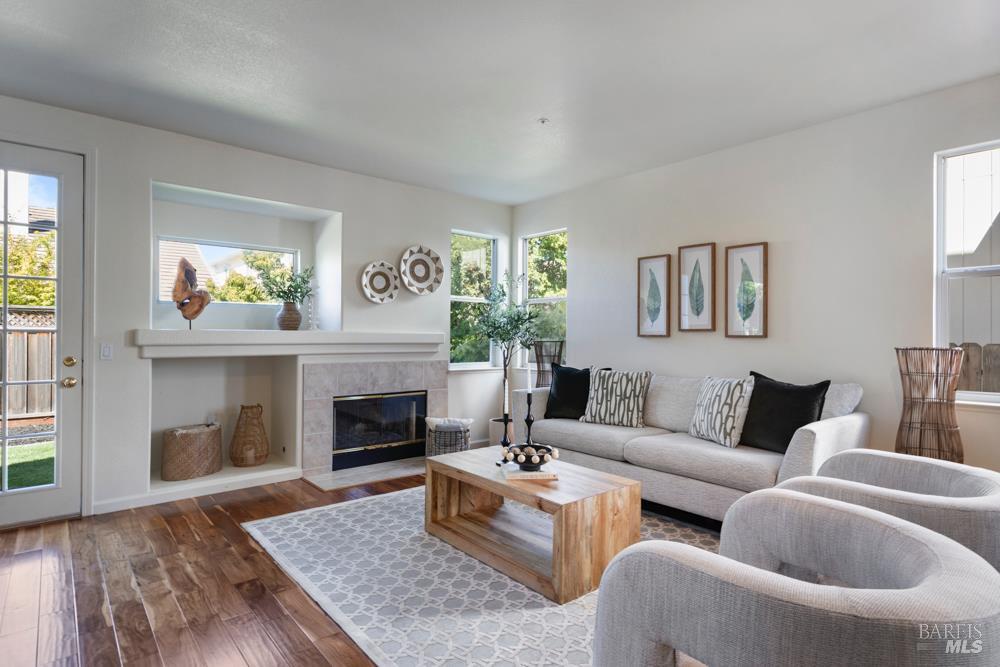 Detail Gallery Image 11 of 39 For 8011 Mammoth Dr, Rohnert Park,  CA 94928 - 3 Beds | 2/1 Baths