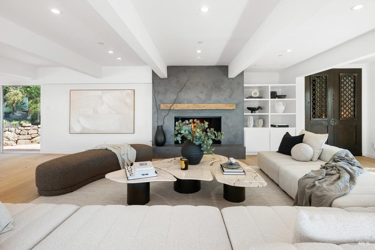 Detail Gallery Image 6 of 72 For 1 Tara View Rd, Belvedere Tiburon,  CA 94920 - 8 Beds | 4/1 Baths