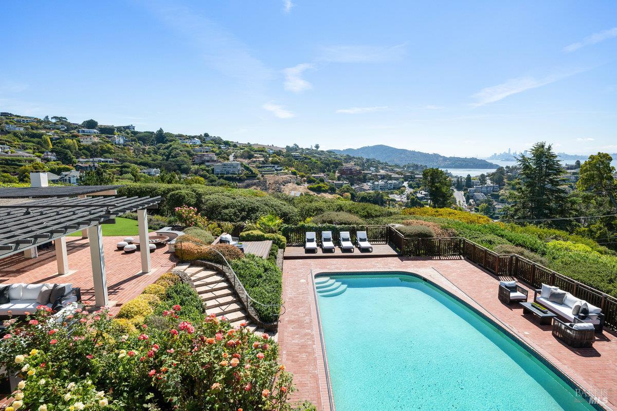 Detail Gallery Image 18 of 72 For 1 Tara View Rd, Belvedere Tiburon,  CA 94920 - 8 Beds | 4/1 Baths